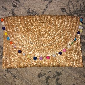 Straw pom clutch